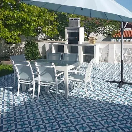 Casa Indiana En Con Piscina Ferienhaus